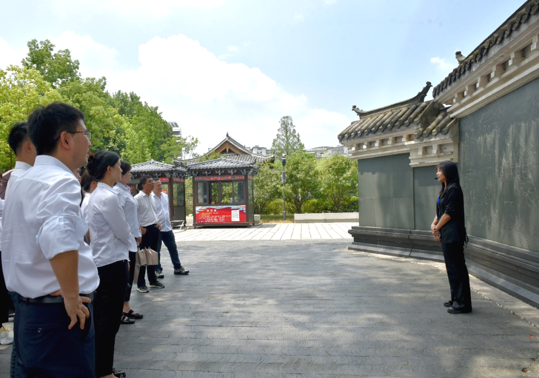 1759193105506818.jpg 6.jpg